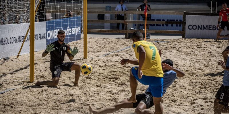 Brasil bate Uruguai na estreia da Copa América de beach soccer