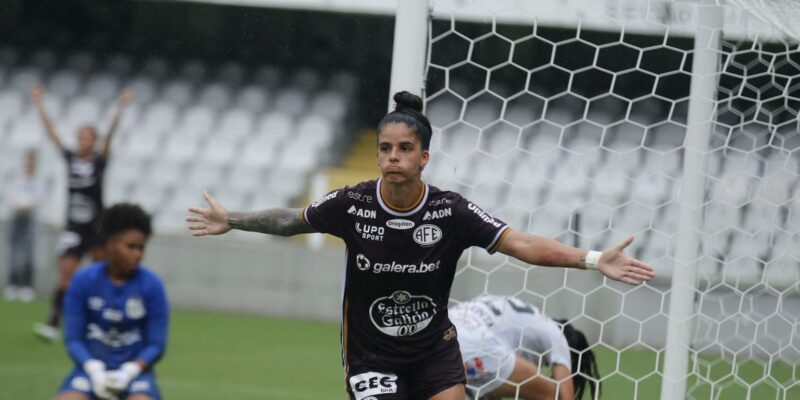 Patrícia Sochor leva Ferroviária à liderança do Brasileiro Feminino