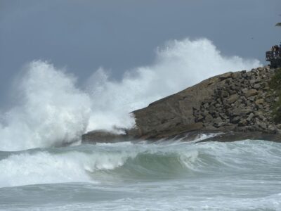 Ressaca deve continuar no Rio de Janeiro até esta terça-feira