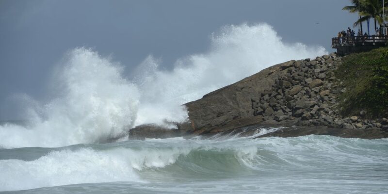 Ressaca deve continuar no Rio de Janeiro até esta terça-feira