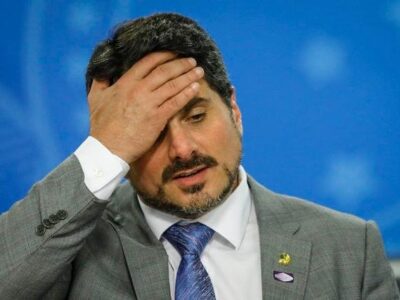 PF faz busca e apreensão em endereços do senador Marcos do Val