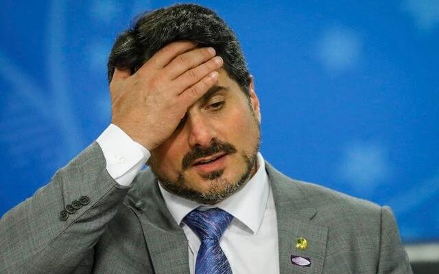 PF faz busca e apreensão em endereços do senador Marcos do Val