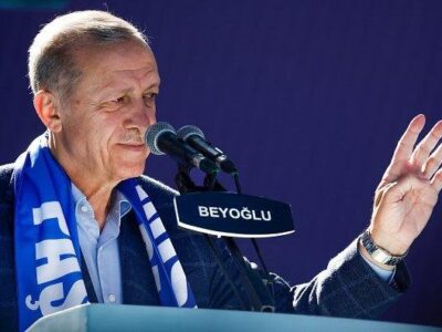Presidente da Turquia, Erdogan permanece no governo há 20 anos. Ele derrotou o adversário Kemal Kilicdaroglu, líder da oposição