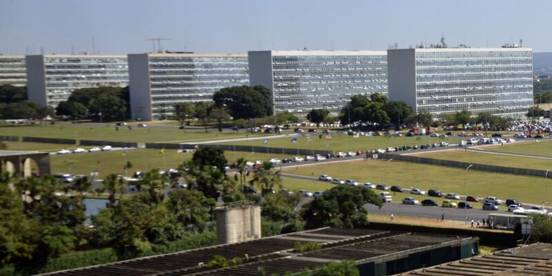 Governo autoriza preenchimento de 4,4 mil vagas em concursos federais