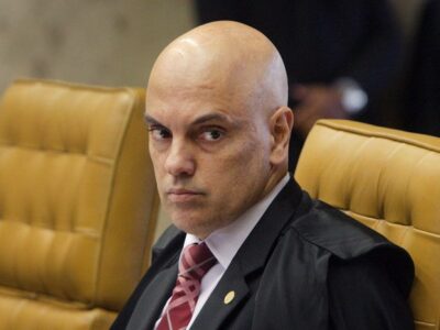 Moraes retira sigilo de mensagens encontradas em celular de Mauro Cid
