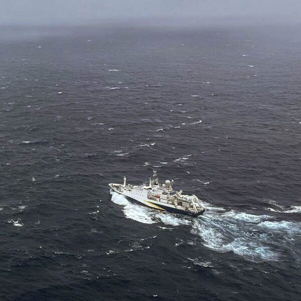 Buscas ao submarino: destroços são encontrados próximos ao Titanic
