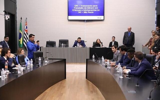 CPI na Alesp tem bate-boca e comparação de criança trans com “gato vegano”