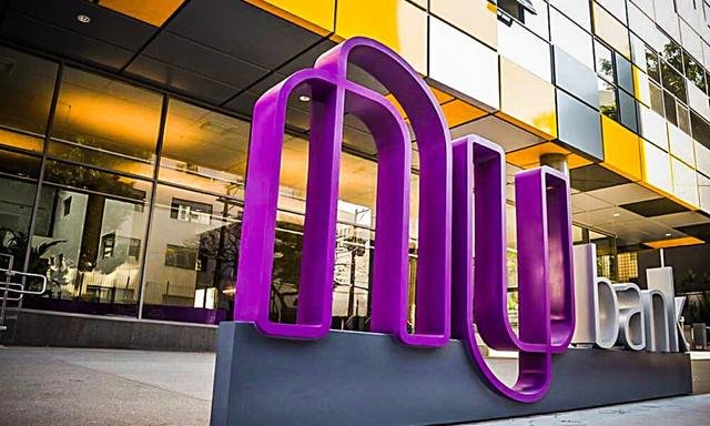 Nubank reverte prejuízo e fecha 1º tri com lucro de US$ 142 milhões