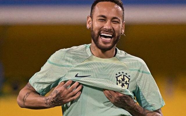 Neymar “aceita” convite de garoto para jogar torneio interclasse