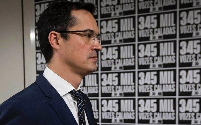 Câmara referenda decisão do TSE e aprova cassação do mandato de Dallagnol