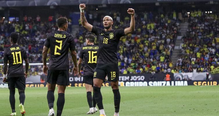 Vini Jr. fecha goleada de 4 a 1 contra Guiné em jogo contra o racismo