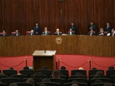 MPE pede condenação de Bolsonaro por reunião com embaixadores