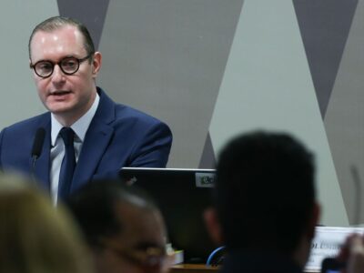 Opinião pública não deve determinar julgamento, afirma Zanin