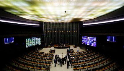 Líderes petistas na Câmara admitem falhas do governo em articulação e defendem ajustes