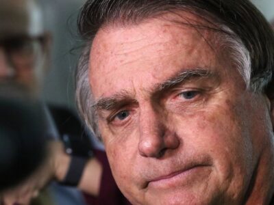 TSE condena Bolsonaro e o declara inelegível por oito anos