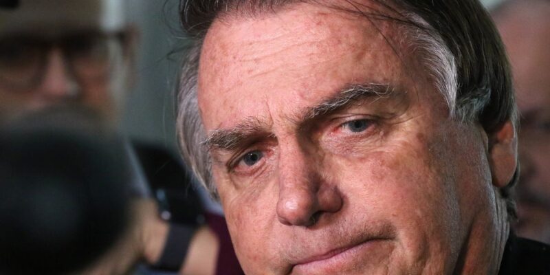 TSE condena Bolsonaro e o declara inelegível por oito anos