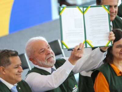 Lula sanciona lei do Mais Médicos