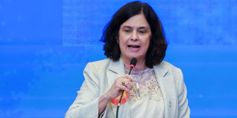 Governo vai pagar piso da enfermagem retroativo a maio