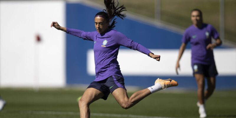 Andressa Alves diz que o Brasil continua sendo favorito contra Jamaica