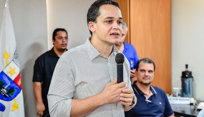 Pazolini lidera pesquisa em Vitória com “bonde d