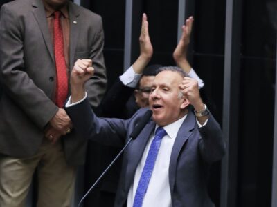 Câmara aprova PEC da reforma tributária Câmara aprova PEC da reforma tributária