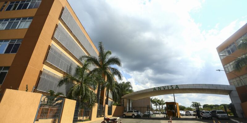 Anvisa proíbe suplementos irregulares para tratar problemas de visão