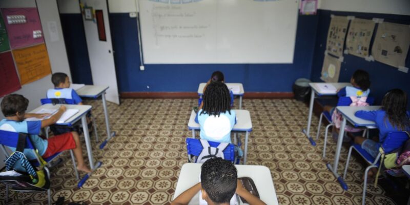 Professores apontam desafios da escola em tempo integral