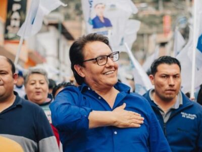 Candidato à presidência do Equador é assassinado em Quito Candidato à presidência do Equador é assassinado em Quito