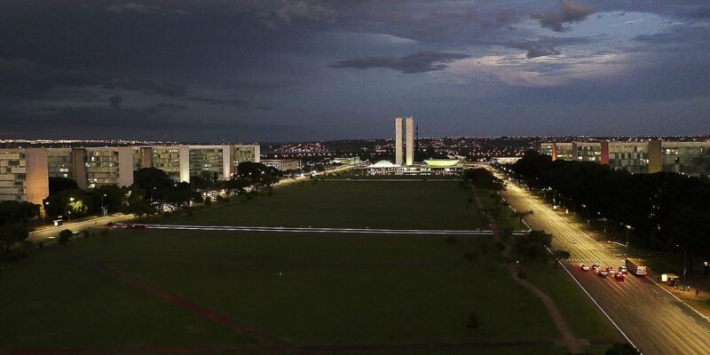 Lula já revogou 97 normas do governo Bolsonaro, aponta estudo