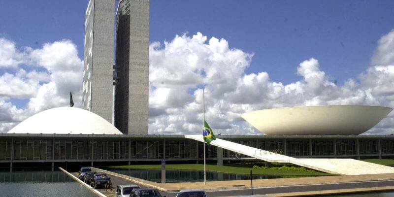 Arcabouço fiscal volta a ser tema de discussões na Câmara nesta semana