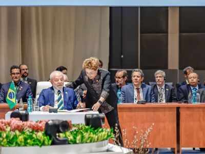 Lula diz que moeda do Brics reduzirá vulnerabilidades Lula diz que moeda do Brics reduzirá vulnerabilidades