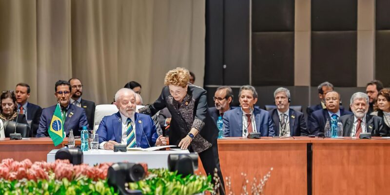 Lula diz que moeda do Brics reduzirá vulnerabilidades