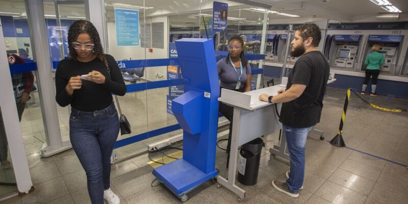 Estudo aponta mais de 1 mil anúncios falsos sobre o Desenrola