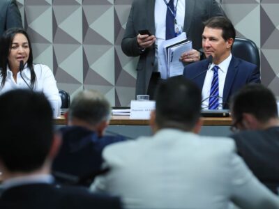 Relator da CPMI descarta quebra de sigilo de Michele e Jair Bolsonaro