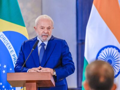 Envolvido até os dentes, diz Lula sobre Bolsonaro e tentativa de golpe