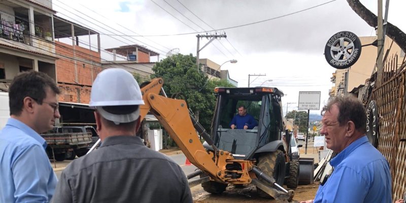 O SANEAR restabeleceu o fornecimento de água em 12 bairros de Colatina após rompimento de adutora