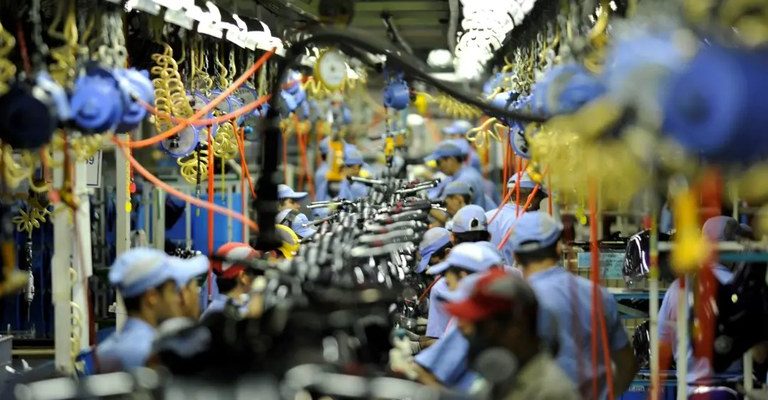 Brasil ganha nova política industrial com metas e ações para o desenvolvimento até 2033