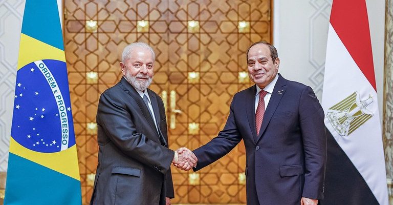 Líder egípcio Abdul Fattah Al-Sisi confirma que virá ao Brasil para visita oficial e participação na cúpula do G20, a convite de Lula