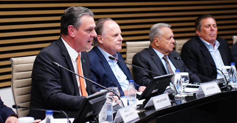 destaca Plano Nacional de Fertilizantes em reunião do Cosag