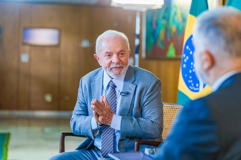 Lula: “Tenho um compromisso de fazer este país voltar a crescer economicamente