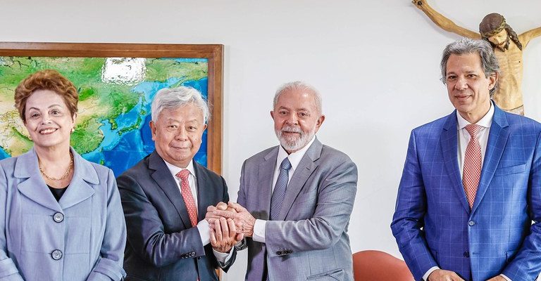 Lula discute projetos do PAC e transição energética com presidente do Banco Asiático de Investimento em Infraestrutura
