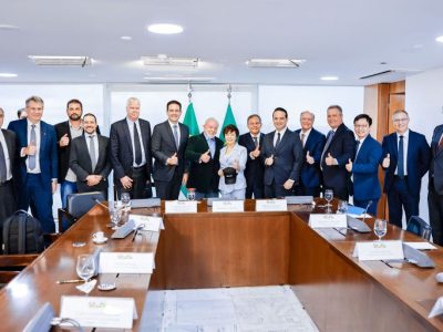 Lula se reúne com representantes do setor automotivo e de combustíveis no Palácio do Planalto