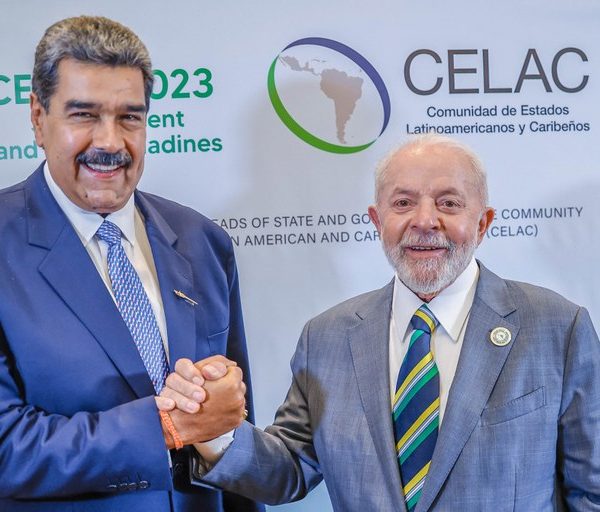 Em bilateral, Lula e Maduro debatem contexto econômico e eleições