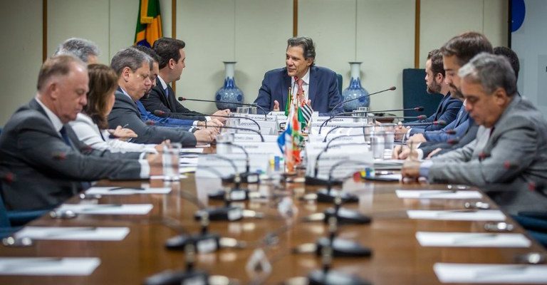 Governo apresenta programa para ampliar matrículas no Ensino Médio Técnico e reduzir juros de dívidas dos estados