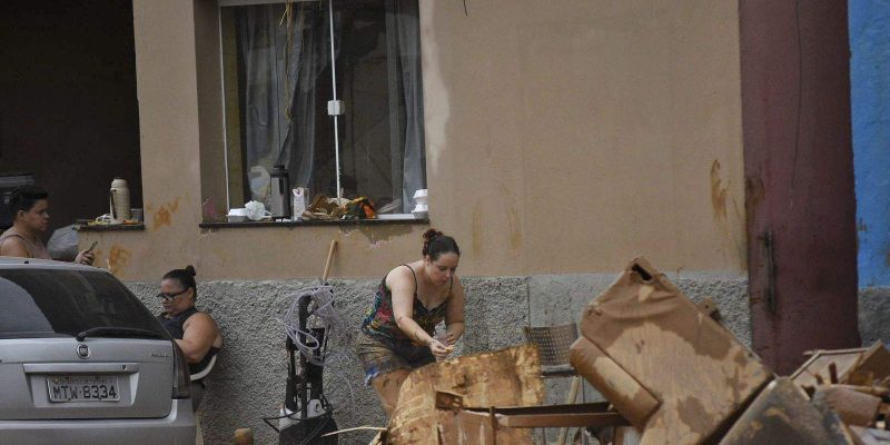 Número de mortes no ES sobe para 17 após fortes chuvas