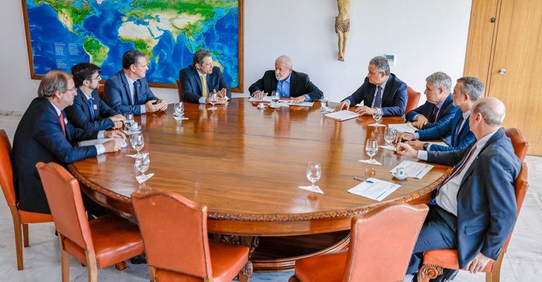 Governo avalia que a queda no preço de alimentos aos produtores chegará em breve a consumidores