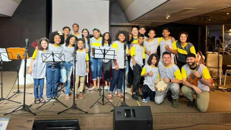 Shopping da Serra oferece espetáculo musical gratuito com participação de crianças e adolescentes