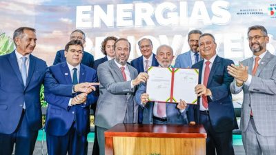 Lula assina MP que impulsiona investimento de até R$ 165 bi em energias renováveis e reduz impacto tarifário