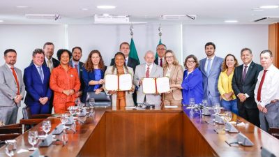 Lula sanciona leis de fortalecimento do turismo e da cultura e de proteção a trabalhadores de arquivos