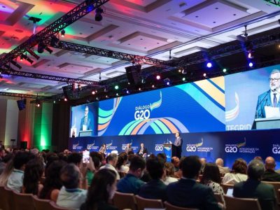 Brasil lidera diálogos sobre integridade da informação e regulação de plataformas